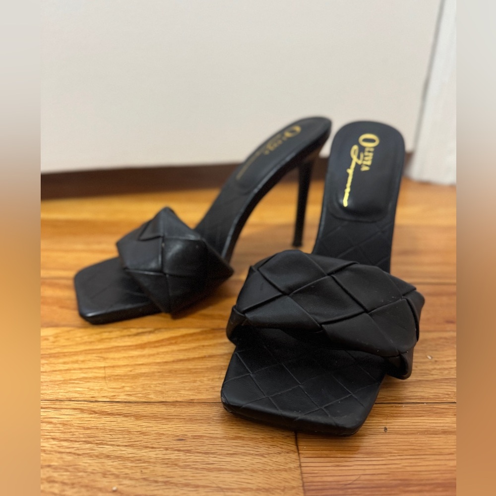 Forever 21 Olivia Black Ribbed Heels Size 5.5